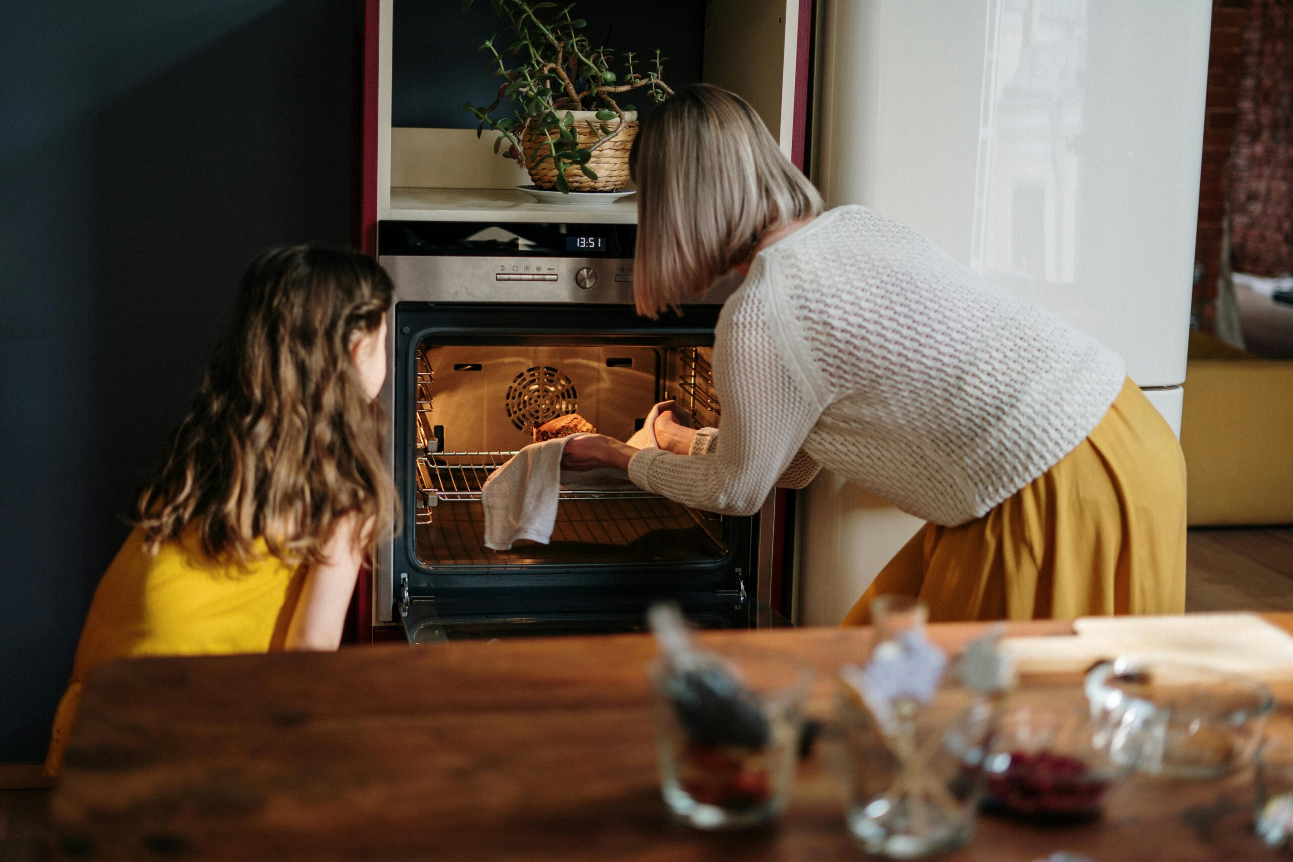 Wie richte ich die Kindersicherung meiner Bosch Serie 8 Backofen ein?